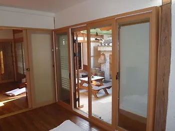 Yoos Family Guesthouse Seoul 3*,
